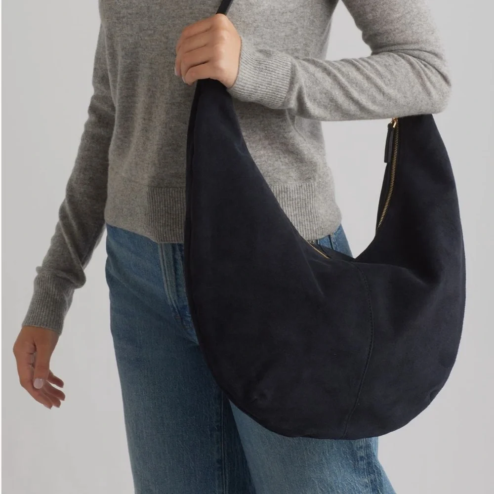 Madewell Navy Essential Curve Hobo Bag in Deep Indigo - Picture 1 of 2